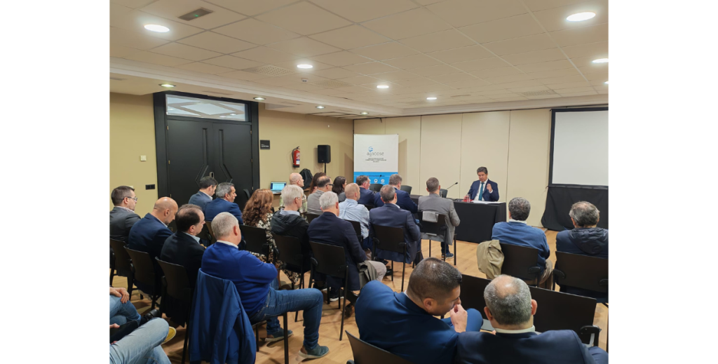 AGACOSE impulsa la FP Dual y la lucha contra la mala praxis bancaria en su Asamblea General en Santiago de Compostela